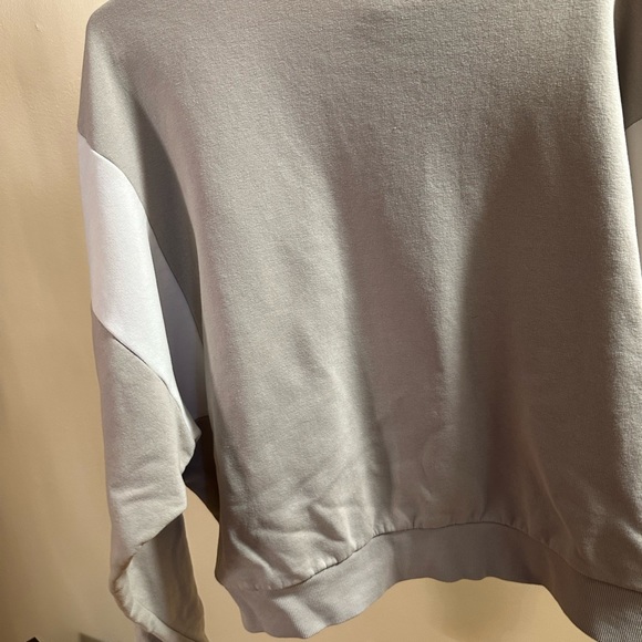 H&M NYC sweatshirt - Picture 6 of 7